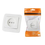 Розетка 2П 10А c защитными шторками белая «Валдай» TDM